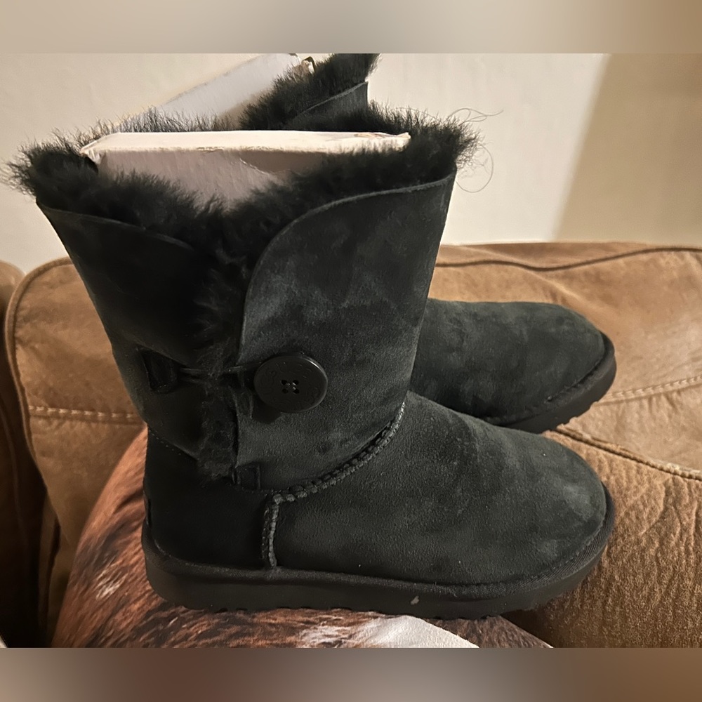 Women’s Bailey Button Ugg Boots
